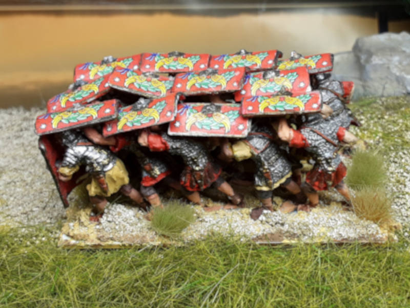 1 - 2 AD: Römische Testudo - Legionäre (mit gezogenem Gladius) - 1/72