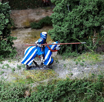 13. - 14 Jhd.: Ritter mit Topf-Helm "ohne Schmuck" - 1/72