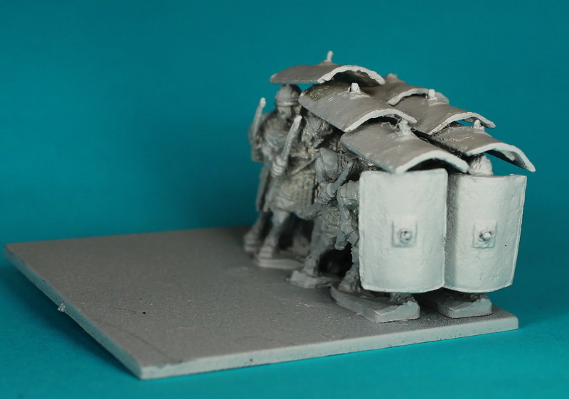 Römische Testudo - Legionäre (1/72)
