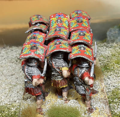 1 - 2 AD: Römische Testudo - Legionäre (mit Kettenhemd)- 1/72